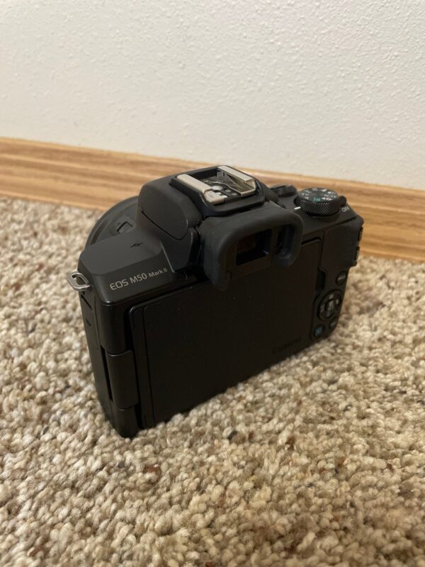 Canon EOS M50 Mark II with 15-45mm f/3.5-6.3 IS STM Lens - Image 3