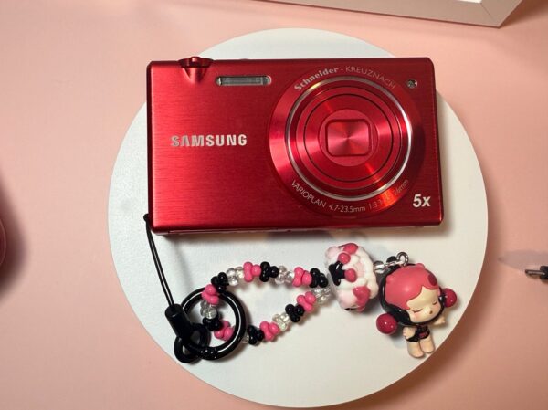 Samsung MV800 Digital Camera - Image 2