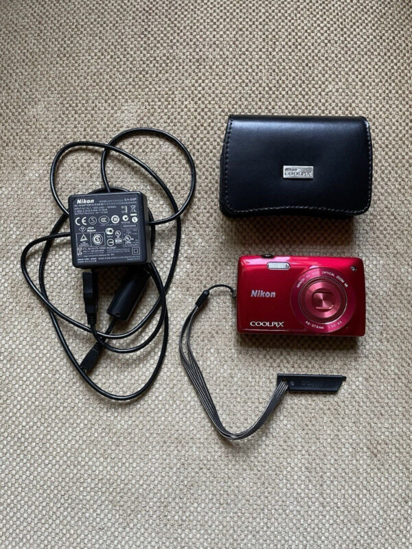 NIKON COOLPIX S4300 Retro Red Digital Camera + Original Accessories