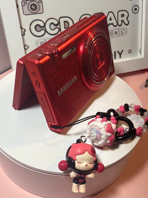 Samsung MV800 Digital Camera - Image 4