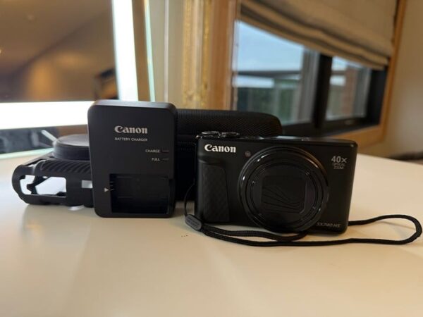 Canon PowerShot SX740 HS 20.3-Megapixel Digital Camera in Black