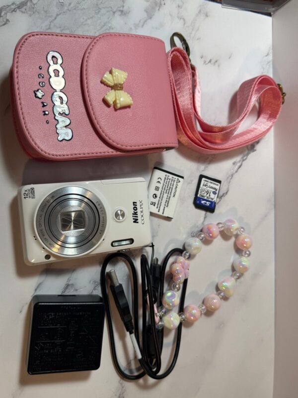 Nikon coolpix s6900 (white)