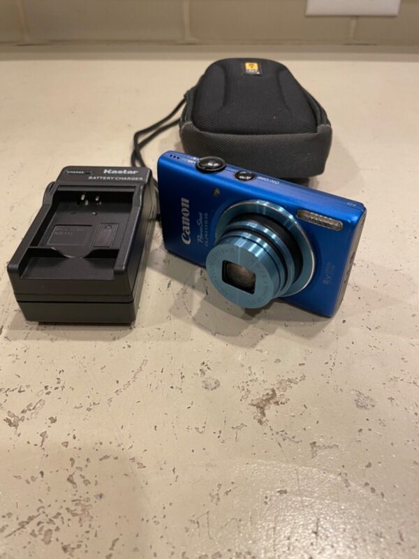 Canon PowerShot ELPH 115 IS 16MP Digital Camera 8 x Optical Zoom - PC2018