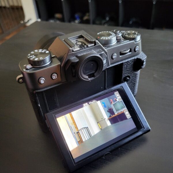 Fujifilm - X-T30 II Mirrorless Camera with XC 15-45mm Lens Kit - Silver - Image 3