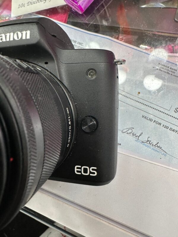 Canon EOS M50 Mark II - Image 3