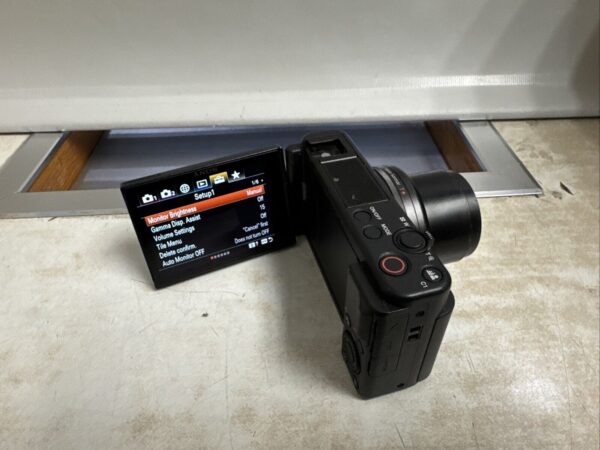 Sony ZV-1F 20.1MP 4K f/2 Vlogging Digital Camera - Black - Image 6