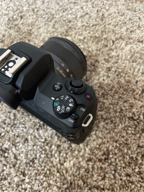 Canon EOS M50 Mark II with 15-45mm f/3.5-6.3 IS STM Lens - Image 6