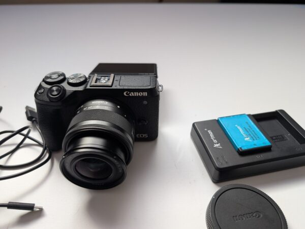 Canon EOS M6 Mark II Mirrorless Camera – 4K UHD + 15-45mm Lens Kit (Black) - Image 4